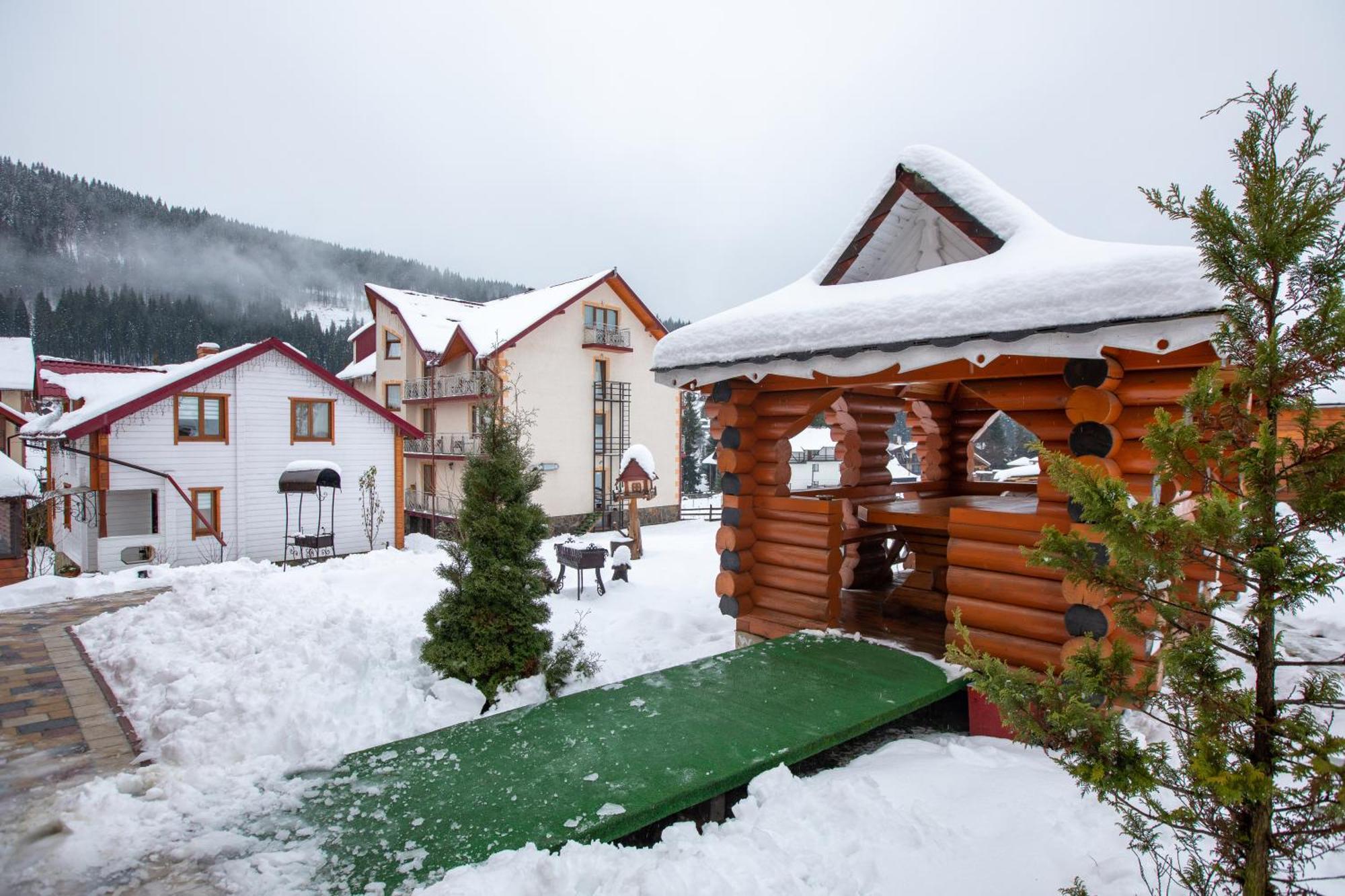 Sadyba U Halyny Sunrise Bukovel Exterior photo