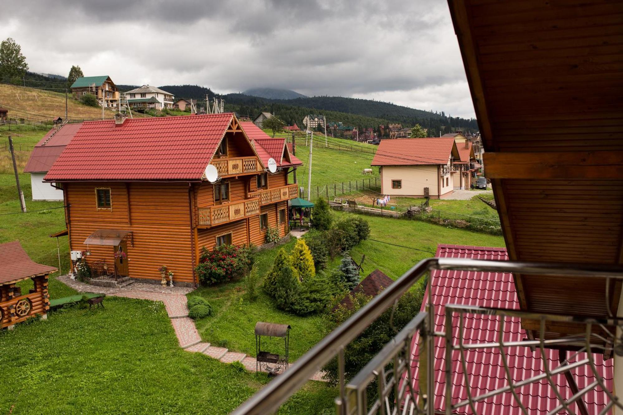 Sadyba U Halyny Sunrise Bukovel Exterior photo